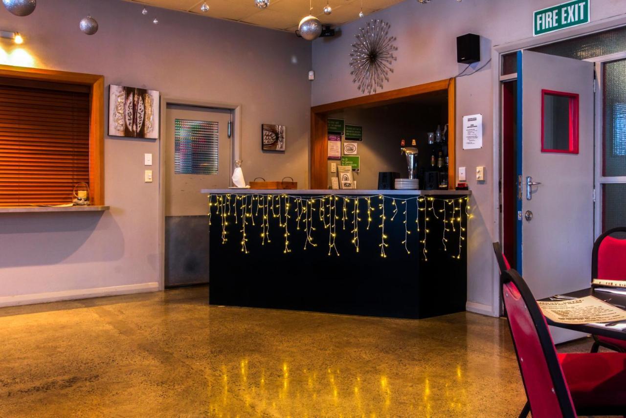 Masonic Hotel 파머스턴노스 외부 사진